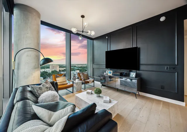 3rd image of 44 East Ave #1607, Austin, TX 78701 | MLS# 1355306