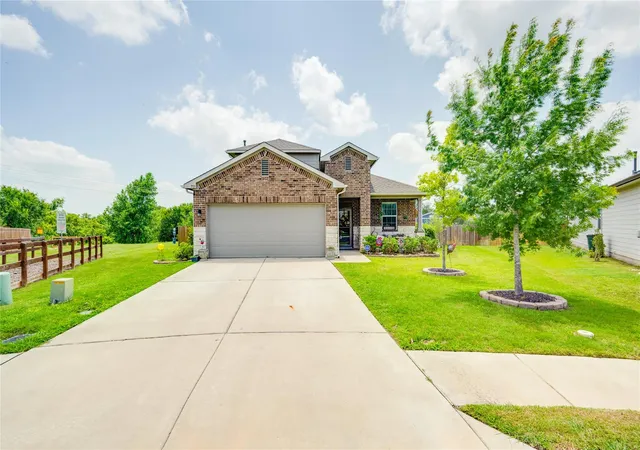 Photo 2 of Single family home for sale at 713 Bluffview Dr, Bastrop, TX 78602 | MLS# 1823436 | Listing updated on 2026-10-11