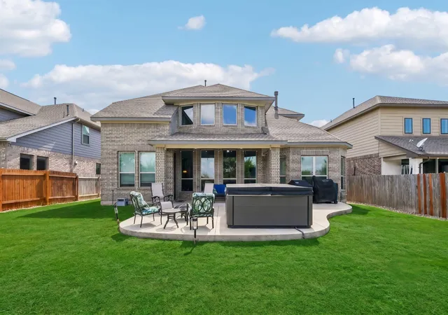 Photo 4 of Single family home for sale at 500 Whittington Way, Liberty Hill, TX 78642 | MLS# 8558815 | Listing updated on 2026-10-07