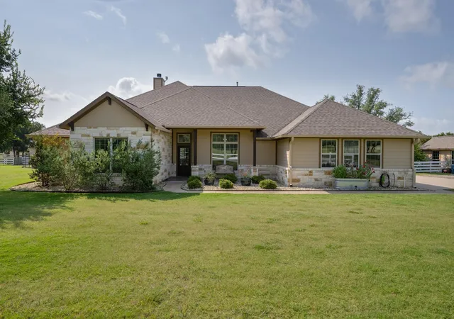 Homes for sale in Liberty Hill, TX | 3692 County Road 207, Liberty Hill, TX 78642 | MLS# 1749427