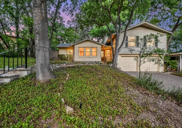 1st image of 1113 Bluebonnet Ln, Austin, TX 78704 | MLS# 2075799