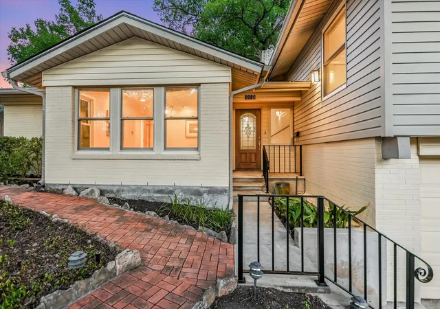 30th image of 1113 Bluebonnet Ln, Austin, TX 78704 | MLS# 2075799