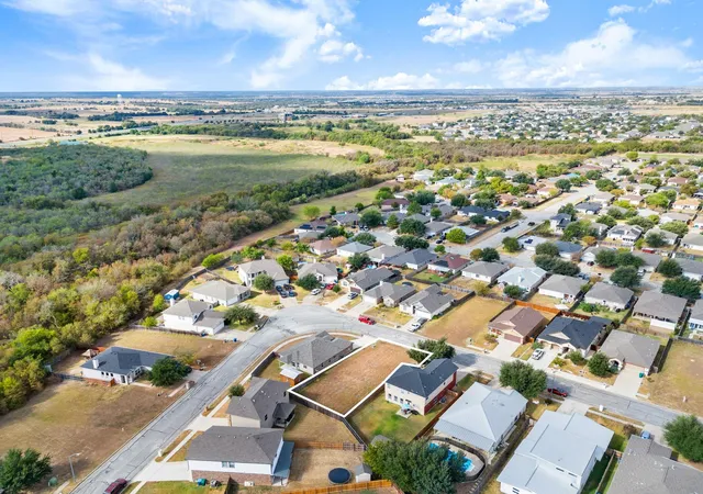 3rd image of 406 Gettysburg Loop, Elgin, TX 78621 | MLS# 2589663