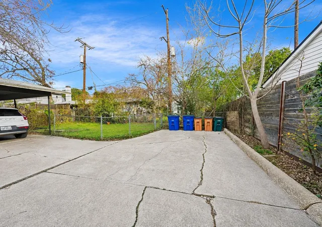 Photo 4 of House for sale at 1515 A And B Woodlawn Blvd, Austin, TX 78703 | MLS# 6224402 | Listing updated on 2026-09-30