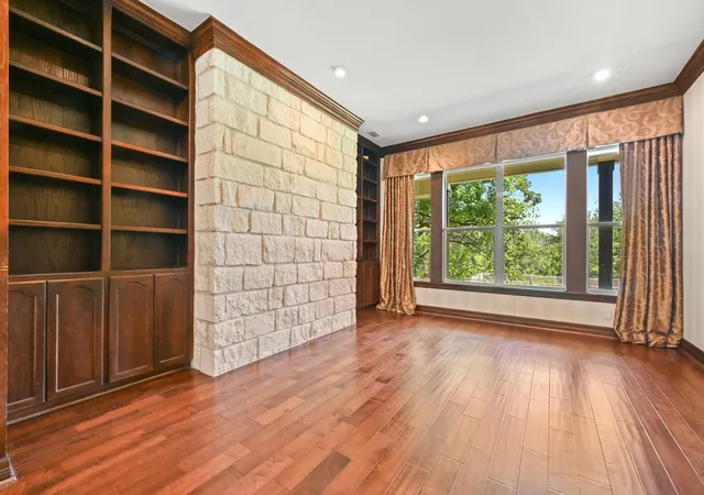 Photo 4 of Single family home for sale at 850 Jerrys Ln, Buda, TX 78610 | MLS# 6908777 | Listing updated on 2026-09-07