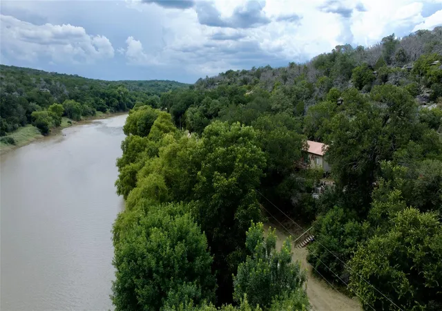 Homes for sale in Lampasas, TX | 2212 N River Rd, Lampasas, TX 76550 | MLS# 7832652