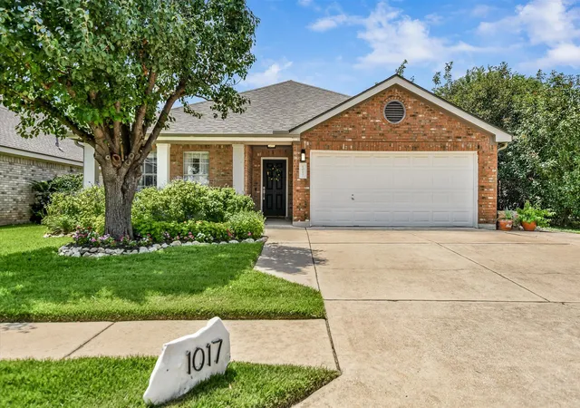 Photo 2 of Sale Pending at 1017 Gulf Way, Round Rock, TX 78665 | MLS# 1926674 | Listing updated on 2026-08-20
