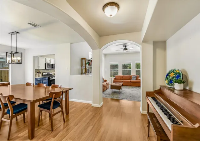 Photo 4 of Sale Pending at 1017 Gulf Way, Round Rock, TX 78665 | MLS# 1926674 | Listing updated on 2026-08-20