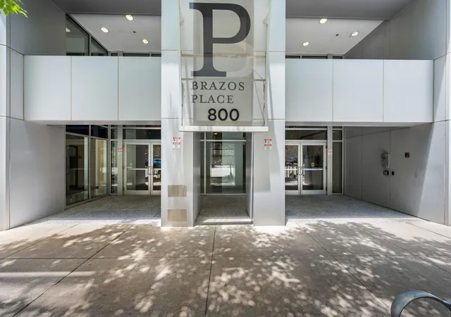 3rd image of 800 Brazos St, Austin, TX 78701
