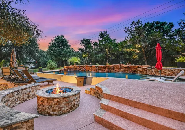 3rd image of 8802 Westminster Gln, Austin, TX 78730 | MLS# 7684204