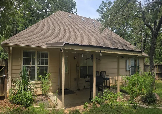 3rd image of 702 Ortega St, Rockdale, TX 76567 | MLS# 6247593