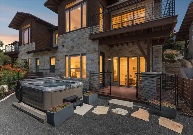 Listing Photo 3 - Condo for sale in building located at 8110 Ranch Rd 2222, Austin, TX 78730 - Unit #68