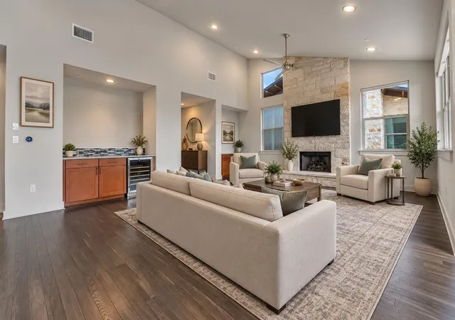 Listing Photo 5 - Condo for sale in building located at 8110 Ranch Rd 2222, Austin, TX 78730 - Unit #68