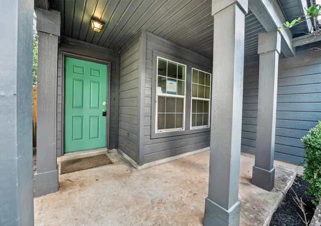 3rd image of 1422 Meadow Pkwy, San Marcos, TX 78666 | MLS# 2849217