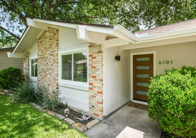 Photo 3 of Single family home for sale at 6101 Idlewood Cv, Austin, TX 78745 | MLS# 9982458 | Listing updated on 2026-09-03