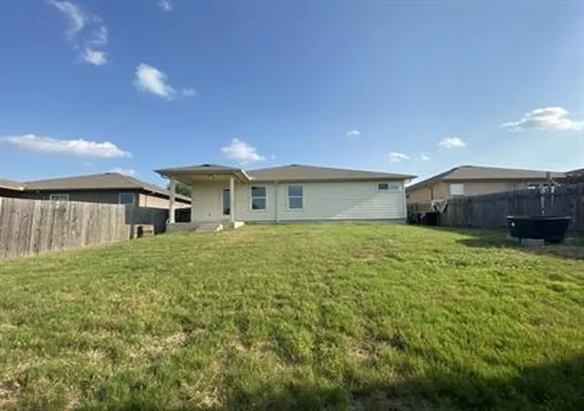 Photo 16 of Single family home for sale at 107 Lavaca Loop, Hutto, TX 78634 | MLS# 8063509 | Listing updated on 2026-08-31