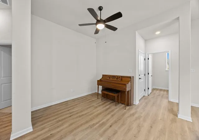 Photo 4 of Single family home for sale at 117 Monterey Oak Trl, Georgetown, TX 78628 | MLS# 7733317 | Listing updated on 2026-08-13