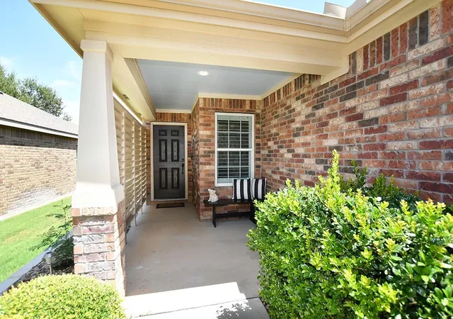 Photo 3 of Sale Pending at 603 Chambers Creek Ct, Georgetown, TX 78633 | MLS# 2385961 | Listing updated on 2026-09-19