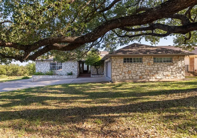 4th image of 2807 Declaration Cir, Lago Vista, TX 78645 | MLS# 4697701