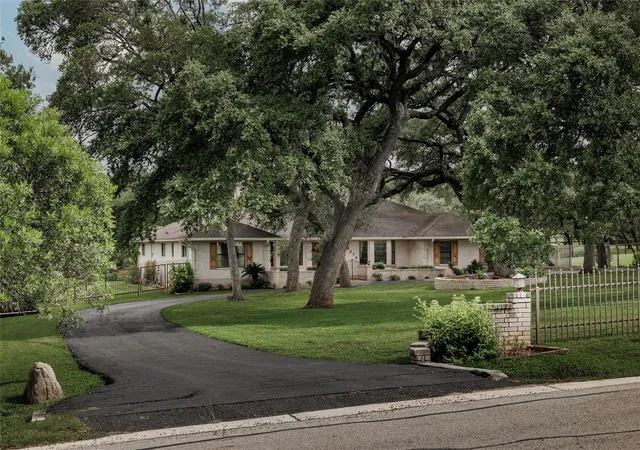 2nd image of 9279 Garden Ridge Dr, San Antonio, TX 78266 | MLS# 3928192