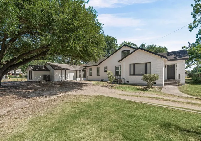 1st image of 1707 N Travis Ave, Cameron, TX 76520 | MLS# 1625269