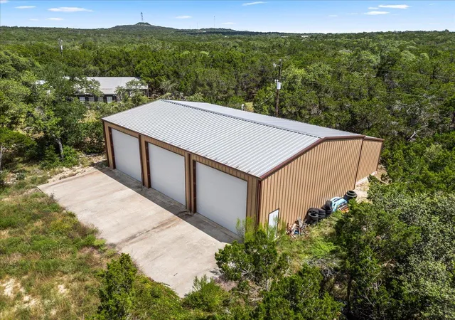 Photo 3 of Mansion for sale at 701 Old Oaks Ranch Rd, Wimberley, TX 78676 | MLS# 2267129 | Listing updated on 2026-09-20