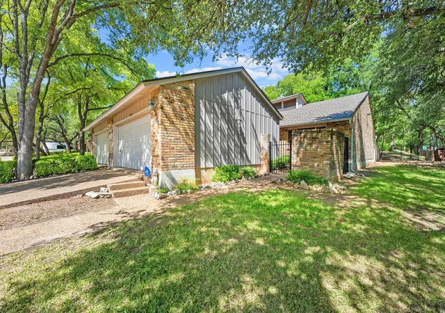1st image of 8318 Bent Tree Rd, Austin, TX 78759 | MLS# 3800960