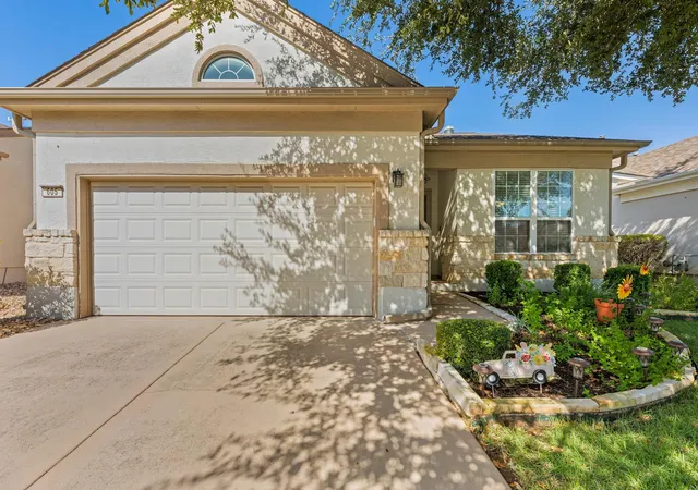 3rd image of 605 Farm Hill Dr, Georgetown, TX 78633 | MLS# 8201037