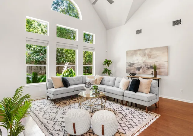 Photo 2 of Sale Pending at 3409 Zebecca Crk Dr, Austin, TX 78732 | MLS# 7743768 | Listing updated on 2026-08-26