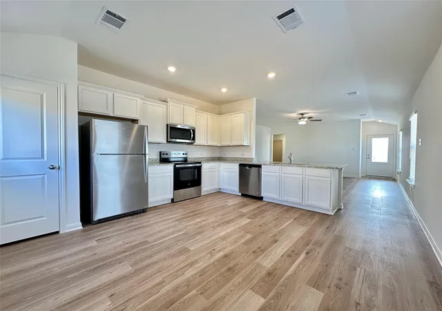 Photo 2 of Sale Pending at 125 Paradise Cyn Dr, Jarrell, TX 76537 | MLS# 1178746 | Listing updated on 2026-07-09