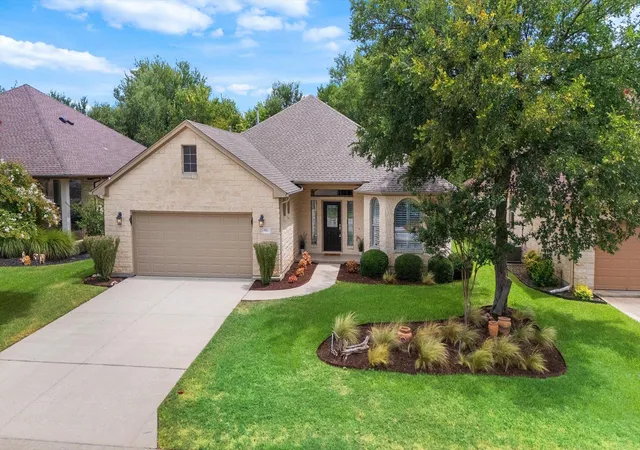 Photo 2 of Single family home for sale at 916 Heritage Oaks Bnd, Georgetown, TX 78633 | MLS# 1781507 | Listing updated on 2026-09-14