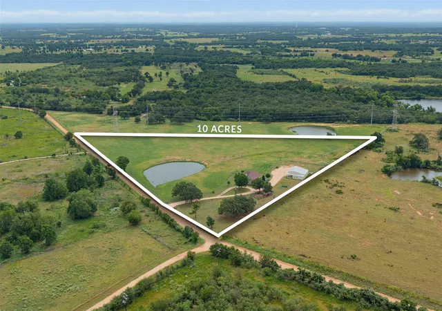 Photo 3 of Single family home for sale at 4493 County Rd 304, Rockdale, TX 76567 | MLS# 2879406 | Listing updated on 2026-10-07