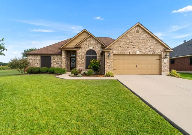 Photo 2 of Single family home for sale at 104 Madison Ln, Thrall, TX 76578 | MLS# 7164896 | Listing updated on 2026-10-09