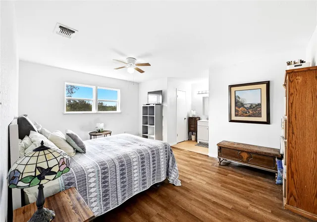 Photo 3 of Single family home for sale at 311 Salt Lake Rd, Luling, TX 78648 | MLS# 7781961 | Listing updated on 2026-09-17