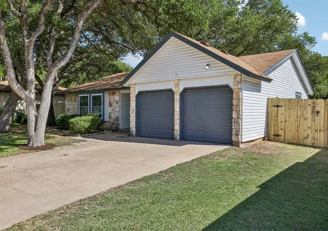 Photo 3 of Single family home for sale at 11311 Prairie Dog Trl, Austin, TX 78750 | MLS# 7572695 | Listing updated on 2026-07-16