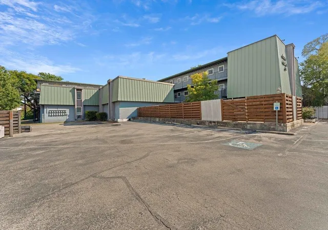 18th image of 3815 Guadalupe St #303, Austin, TX 78751 | MLS# 4466626