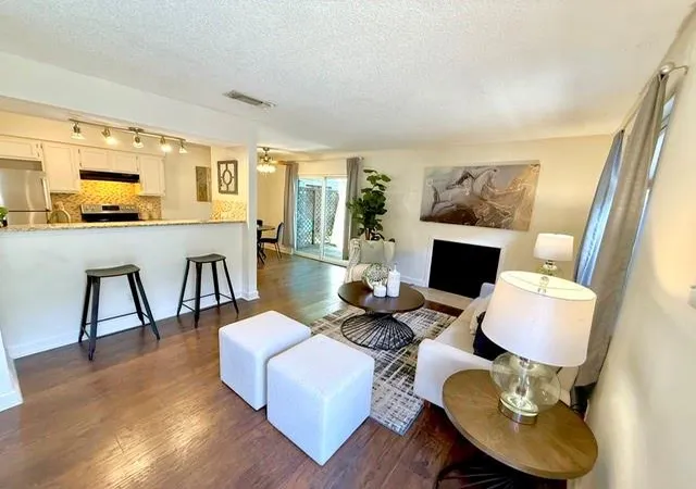 4th image of 900 Taulbee Ln #106, Austin, TX 78757 | MLS# 9697530