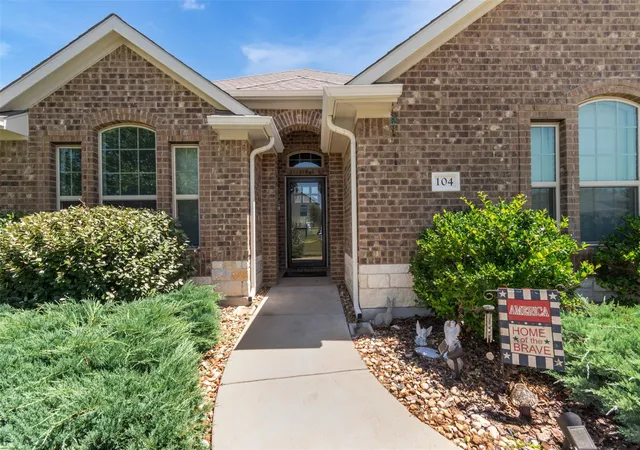 2nd image of 104 Harris Hawk Cv, Cedar Creek, TX 78612 | MLS# 4026527