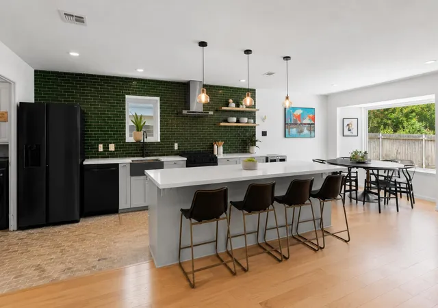 3rd image of 6569 Fair Valley Trl, Austin, TX 78749 | MLS# 7042836