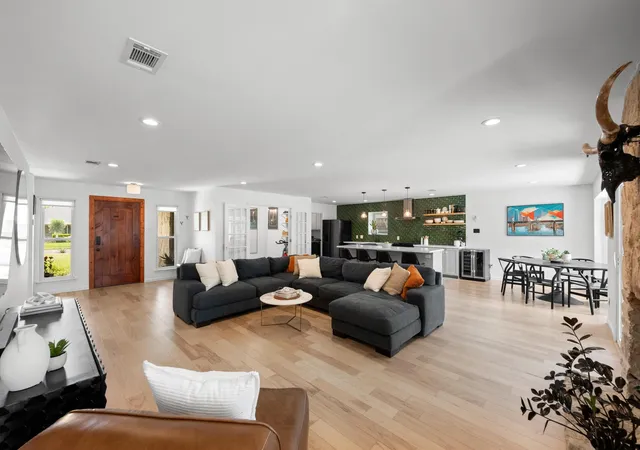 4th image of 6569 Fair Valley Trl, Austin, TX 78749 | MLS# 7042836