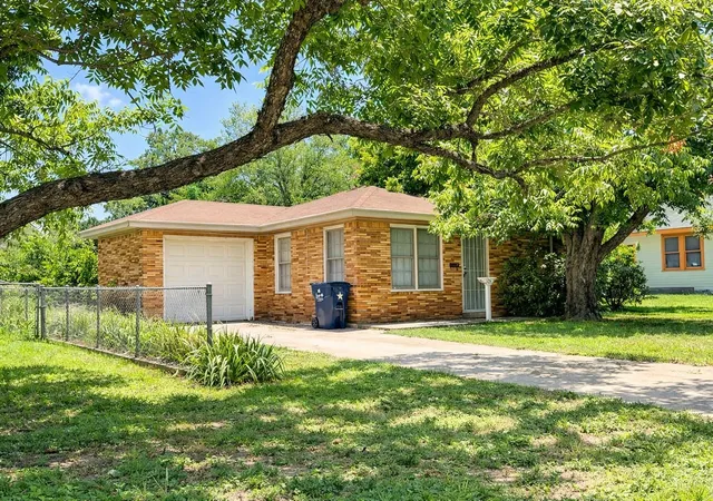 Homes for sale in Rockdale, TX | 608 Green St, Rockdale, TX 76567 | MLS# 2762295