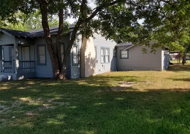 Photo 3 of Sale Pending at 513 San Marcos Hwy, Luling, TX 78648 | MLS# 9155385 | Listing updated on 2026-09-06