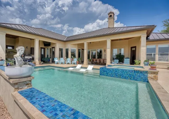 2nd image of 143 Westgate Loop Loop, Horseshoe Bay, TX 78657 | MLS# 6279750
