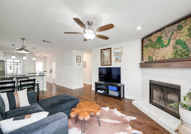 2nd image of 2215 Post Rd #2076, Austin, TX 78704 | MLS# 3674556