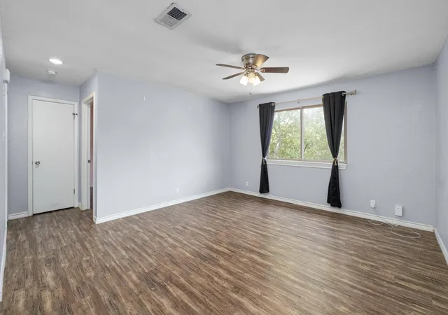 Listing Photo 4 - Condo for sale in building located at 5006 Cape Verde Cv, Austin, TX 78744