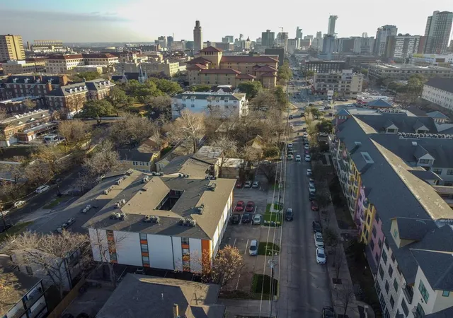 3rd image of 2803 Hemphill Park #B-201, Austin, TX 78705 | MLS# 6546014