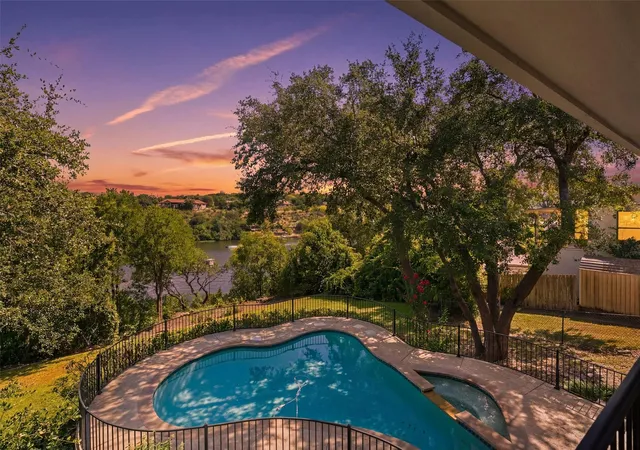 Homes for sale in Marble Falls, TX | 420 Los Escondidos, Marble Falls, TX 78654 | MLS# 4847932