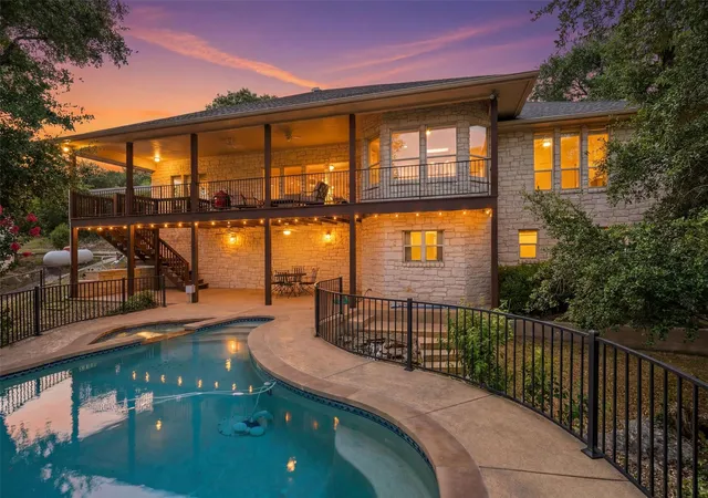 Homes for sale in Marble Falls, TX | 420 Los Escondidos, Marble Falls, TX 78654 | MLS# 4847932
