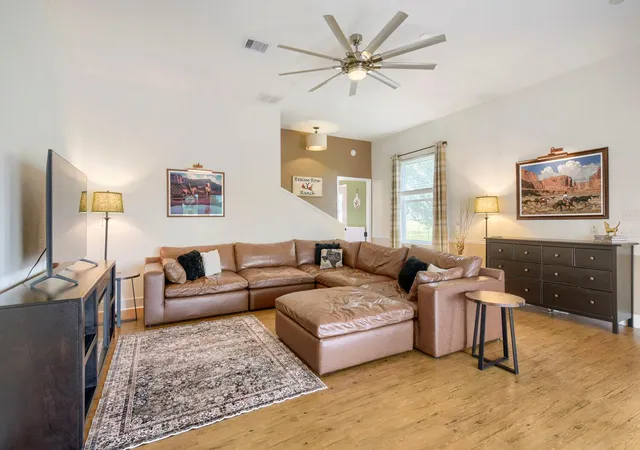 4th image of 210 Battleground Cir, Taylor, TX 76574 | MLS# 3177141