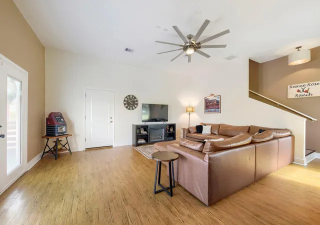 5th image of 210 Battleground Cir, Taylor, TX 76574 | MLS# 3177141